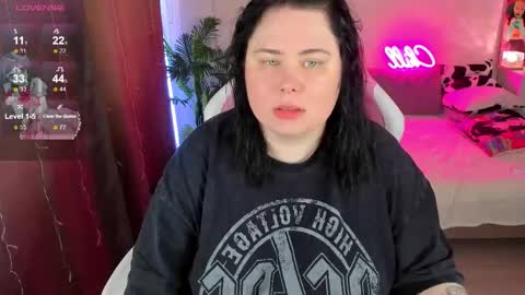 Snapshot of bellybooxo chatting on 11.07.25 LinaBoo online show from 11.07.25