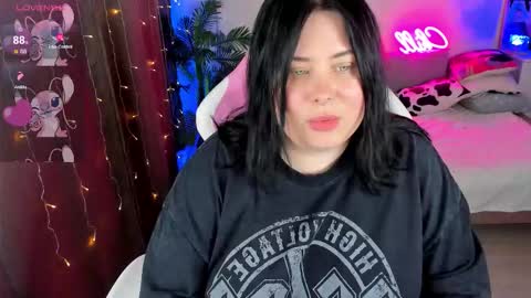 Snapshot of bellybooxo chatting on 11.11.25 LinaBoo online show from 11.11.25