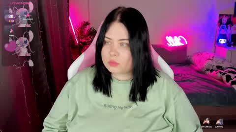 Snapshot of bellybooxo chatting on 11.19.25 LinaBoo online show from 11.19.25