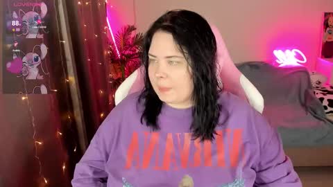 Snapshot of bellybooxo chatting on 11.23.25 LinaBoo online show from 11.23.25