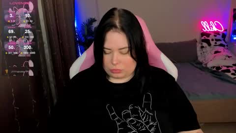 Snapshot of bellybooxo chatting on 11.25.25 LinaBoo online show from 11.25.25