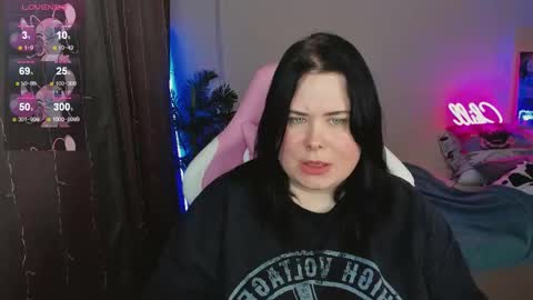 Snapshot of bellybooxo chatting on 11.26.25 LinaBoo online show from 11.26.25