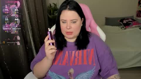 Snapshot of bellybooxo chatting on 12.02.25 LinaBoo online show from 12.02.25