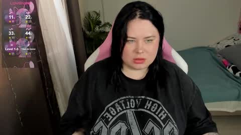 Snapshot of bellybooxo chatting on 12.05.25 LinaBoo online show from 12.05.25