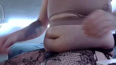 Snapshot of belylover2323 chatting on 12.27.24 belylover2323 online show from 12.27.24