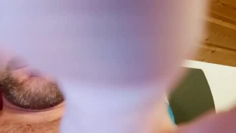 Snapshot of ben00189 chatting on 09.12.25 ben00189 online show from 09.12.25