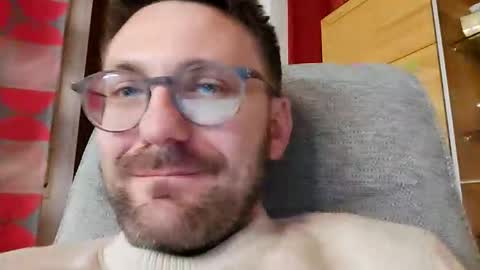 Snapshot of ben00189 chatting on 10.17.25 ben00189 online show from 10.17.25