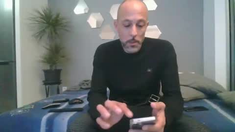 Snapshot of benbare13 chatting on 01.21.25 benbare13 online show from 01.21.25