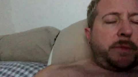 Snapshot of benjohny10 chatting on 09.30.25 benzguy online show from 09.30.25