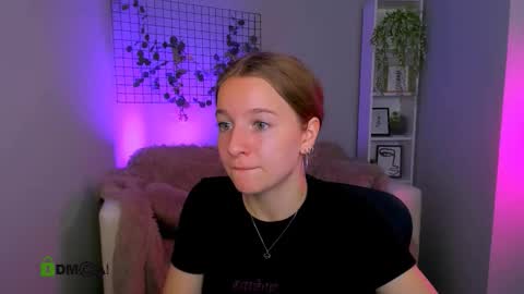 Snapshot of benny_duglas chatting on 09.21.25 Benny online show from 09.21.25