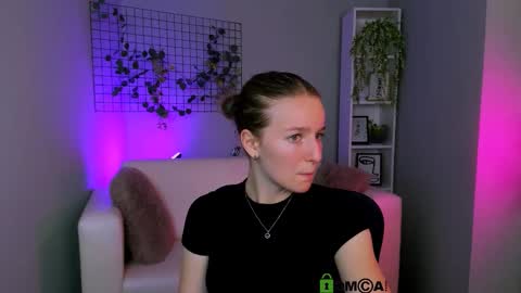 Snapshot of benny_duglas chatting on 09.23.25 Benny online show from 09.23.25