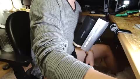 Snapshot of benreich chatting on 10.18.25 benreich online show from 10.18.25