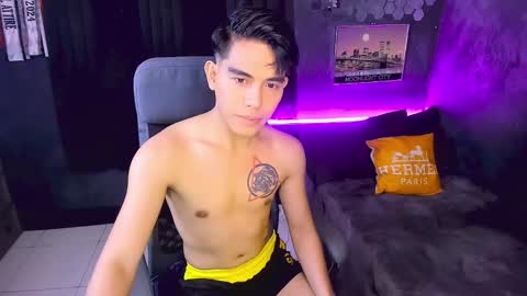 Snapshot of bentlyfuck chatting on 12.16.24 bentlyfuck online show from 12.16.24