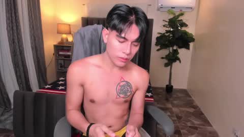 Snapshot of bentlyfuck chatting on 01.12.25 bentlyfuck online show from 01.12.25