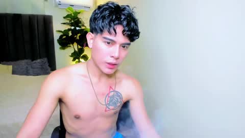 Snapshot of bentlyfuck chatting on 01.21.25 bentlyfuck online show from 01.21.25