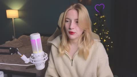 Snapshot of benty_bunny chatting on 12.26.24 Alice online show from 12.26.24