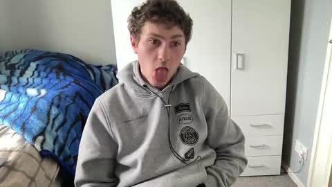 Snapshot of benwardle123 chatting on 02.26.25 READ MY BIO --- --- READ MY BIO online show from 02.26.25