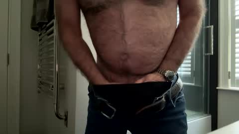 Snapshot of benz10001 chatting on 02.21.25 benz10001 online show from 02.21.25