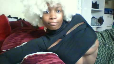 Snapshot of berries02 chatting on 11.03.25 Berries online show from 11.03.25