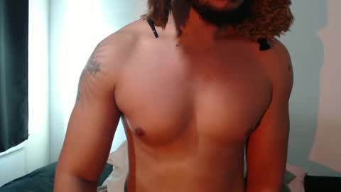 Snapshot of berriess_ chatting on 02.19.25 berriess_ online show from 02.19.25