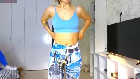 Snapshot of bestgirls2021 chatting on 03.01.25 Hellen and Natali online show from 03.01.25