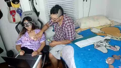 Snapshot of bestia_bella_sex chatting on 09.24.25 Rugal y angel online show from 09.24.25