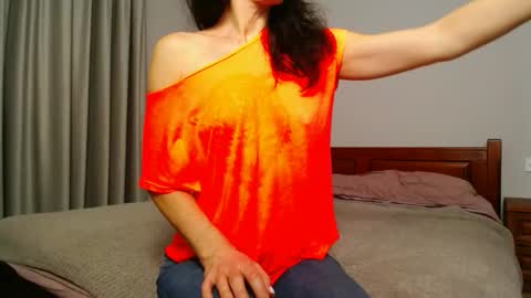 Snapshot of betty_sw chatting on 12.29.24 betty_sw online show from 12.29.24