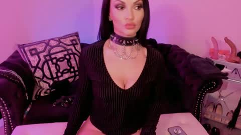Snapshot of bettybishop chatting on 02.24.25 NatashaxoBangs online show from 02.24.25