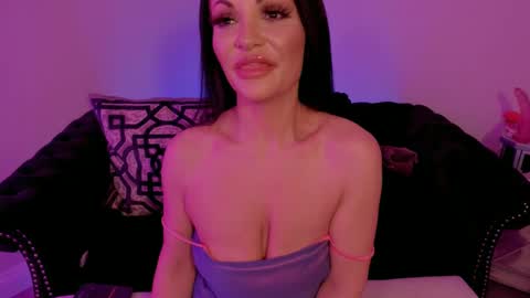 Snapshot of bettybishop chatting on 03.03.25 NatashaxoBangs online show from 03.03.25