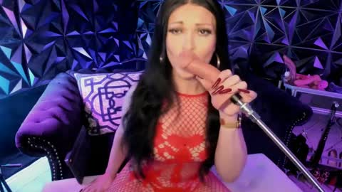 Snapshot of bettybishop chatting on 09.28.25 NatashaxoBangs online show from 09.28.25