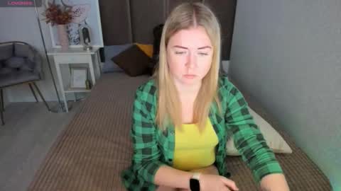 Mila Sweet online show from 11.20.25