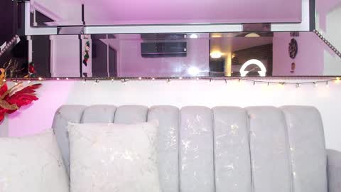 Snapshot of beuty_goddes777 chatting on 12.15.24 Nicolle Aviles online show from 12.15.24