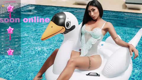 Snapshot of beuty_goddes777 chatting on 12.17.24 Nicolle Aviles online show from 12.17.24