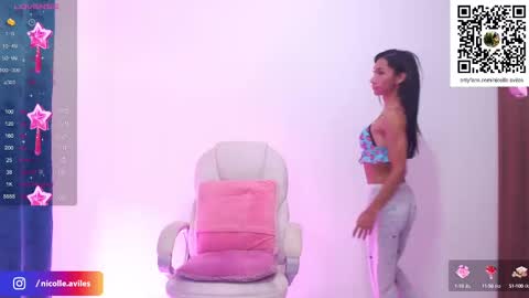 Snapshot of beuty_goddes777 chatting on 02.14.25 Nicolle Aviles online show from 02.14.25