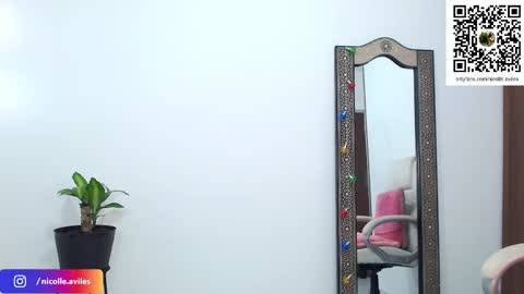 Snapshot of beuty_goddes777 chatting on 02.22.25 Nicolle Aviles online show from 02.22.25