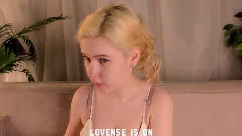 Eliz online show from 11.08.25