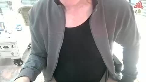 Snapshot of bi_and_more chatting on 01.30.25 Manfred online show from 01.30.25