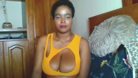 Snapshot of bianca_ebony chatting on 02.08.25 bianca ebony online show from 02.08.25