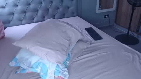 Snapshot of biancaleiton chatting on 02.04.25 bianca online show from 02.04.25