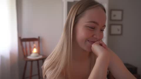 Snapshot of bibi_it_is chatting on 02.28.25 Bibi online show from 02.28.25