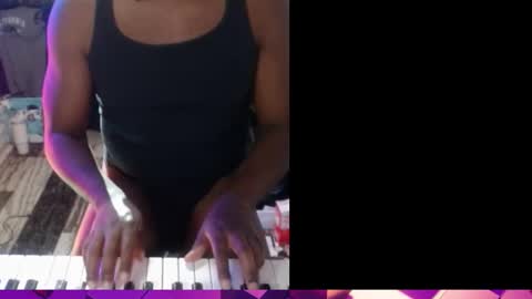 BicepsandFrot online show from 11.07.25