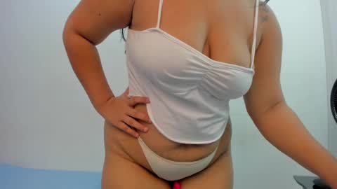 Snapshot of big_ass_18x chatting on 10.01.25 big_ass_18x online show from 10.01.25