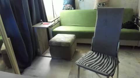 mom online show from 09.29.25