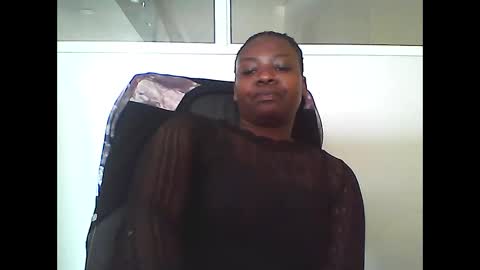 Snapshot of bigbumboobs98 chatting on 09.16.25 bigbumboobs98 online show from 09.16.25