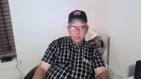 Snapshot of bigdylan17 chatting on 11.16.25 Dylan 56 Taleah 53 online show from 11.16.25