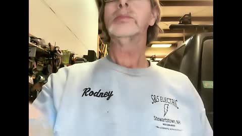 Snapshot of bigelectricrod chatting on 12.20.24 bigelectricrod online show from 12.20.24