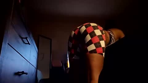 Snapshot of bigg_steppa87 chatting on 11.12.25 bigg_steppa87 online show from 11.12.25