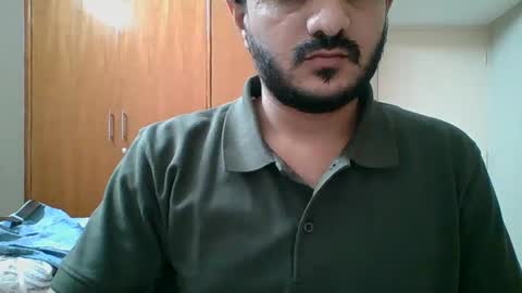 Snapshot of bighandsomesatisfy chatting on 01.04.25 bighandsomesatisfy online show from 01.04.25