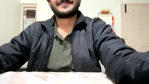 Snapshot of bighandsomesatisfy chatting on 01.06.25 bighandsomesatisfy online show from 01.06.25