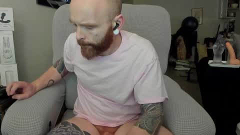 Snapshot of bigseanxoxo chatting on 02.07.25 Sean pronounced Shon online show from 02.07.25